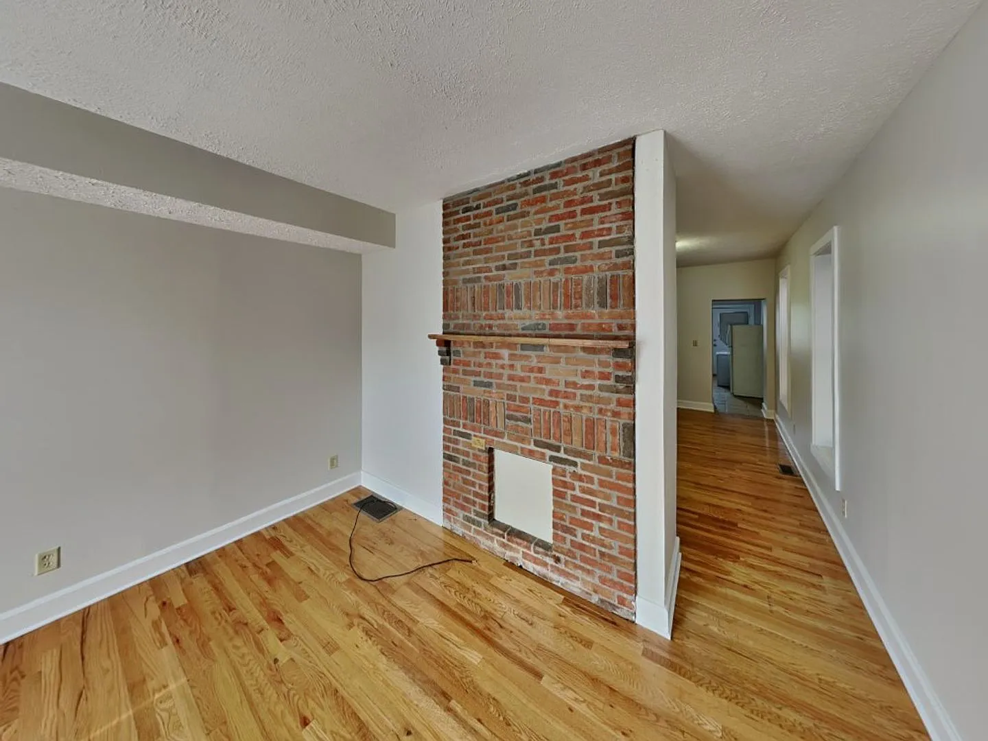 3 bed, 1.0 bath, $1,656 — Photo 2