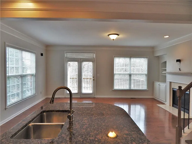 10829 Yorkwood St — Photo 17