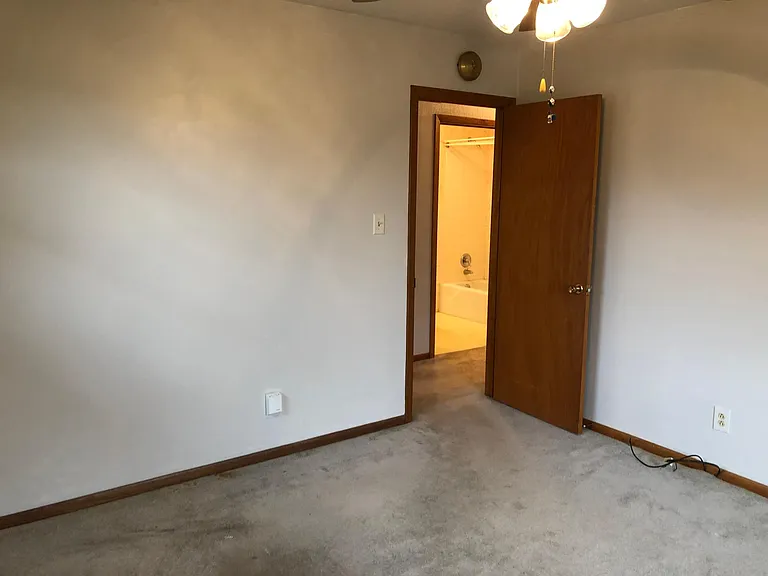 11703 S Williamsburg Dr — Photo 27