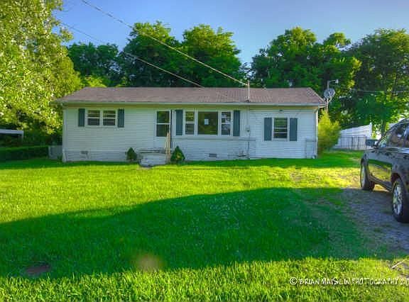 2nd image of 313 Chestnut Dr