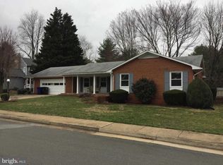 811 Wage Dr SW, Leesburg, VA 20175