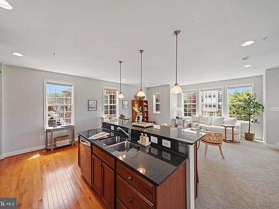 5th image of 304 Parkview Ave