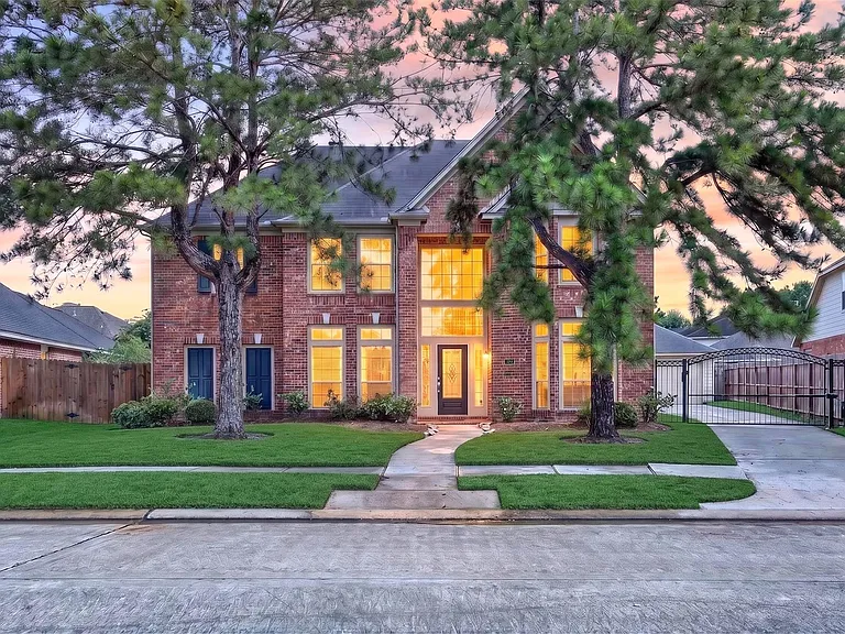 1007 Brannon Park Ln — Photo 2