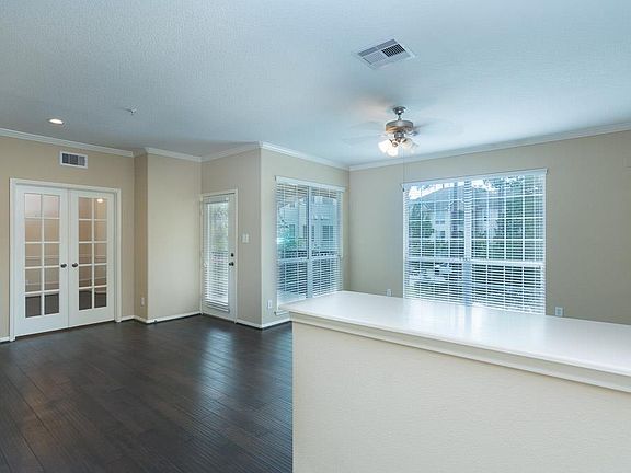 2nd image of 6607 Lake Woodlands Dr APT 522