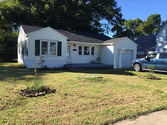 2nd image of 706 S McQuarrie Ave