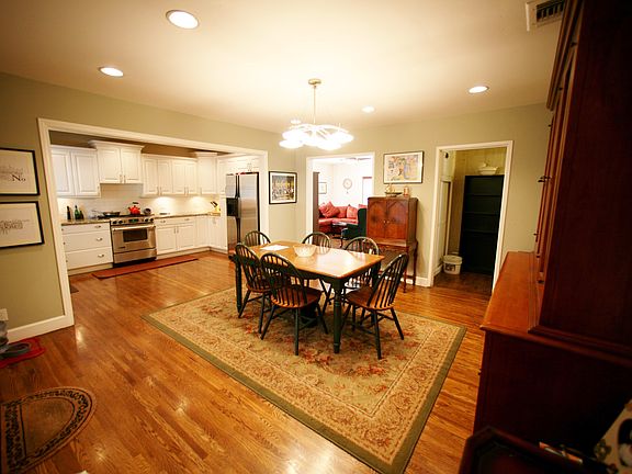 Remodeled and Spacious Dining Room