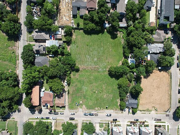 2nd image of 211 E Neely St