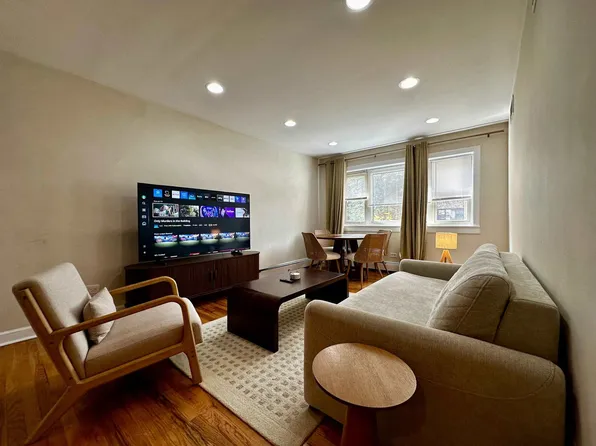 3161 N Cambridge Ave, Chicago, IL