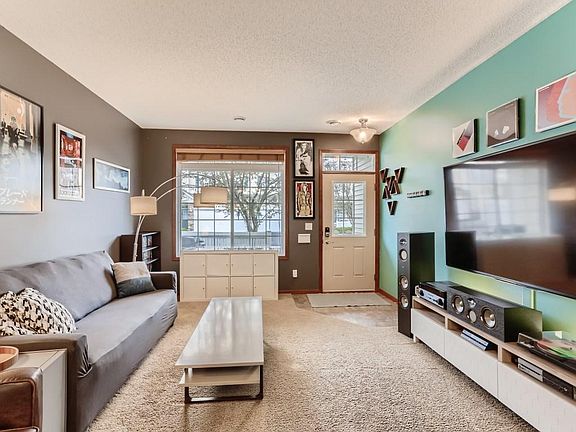 3rd image of 837 Willow Glen Ct #1302