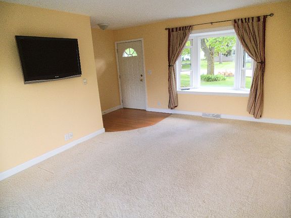 2nd image of 3357 Broadmore Dr