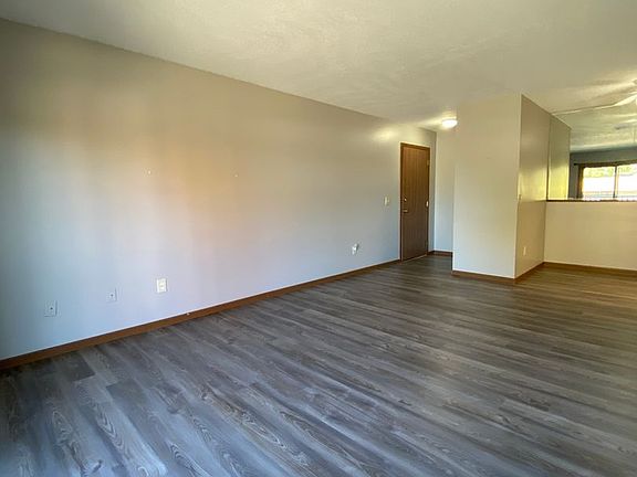2nd image of 101 W 3rd Ave #202