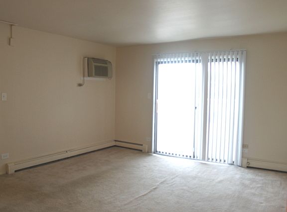 5th image of 421 Gregory Ave