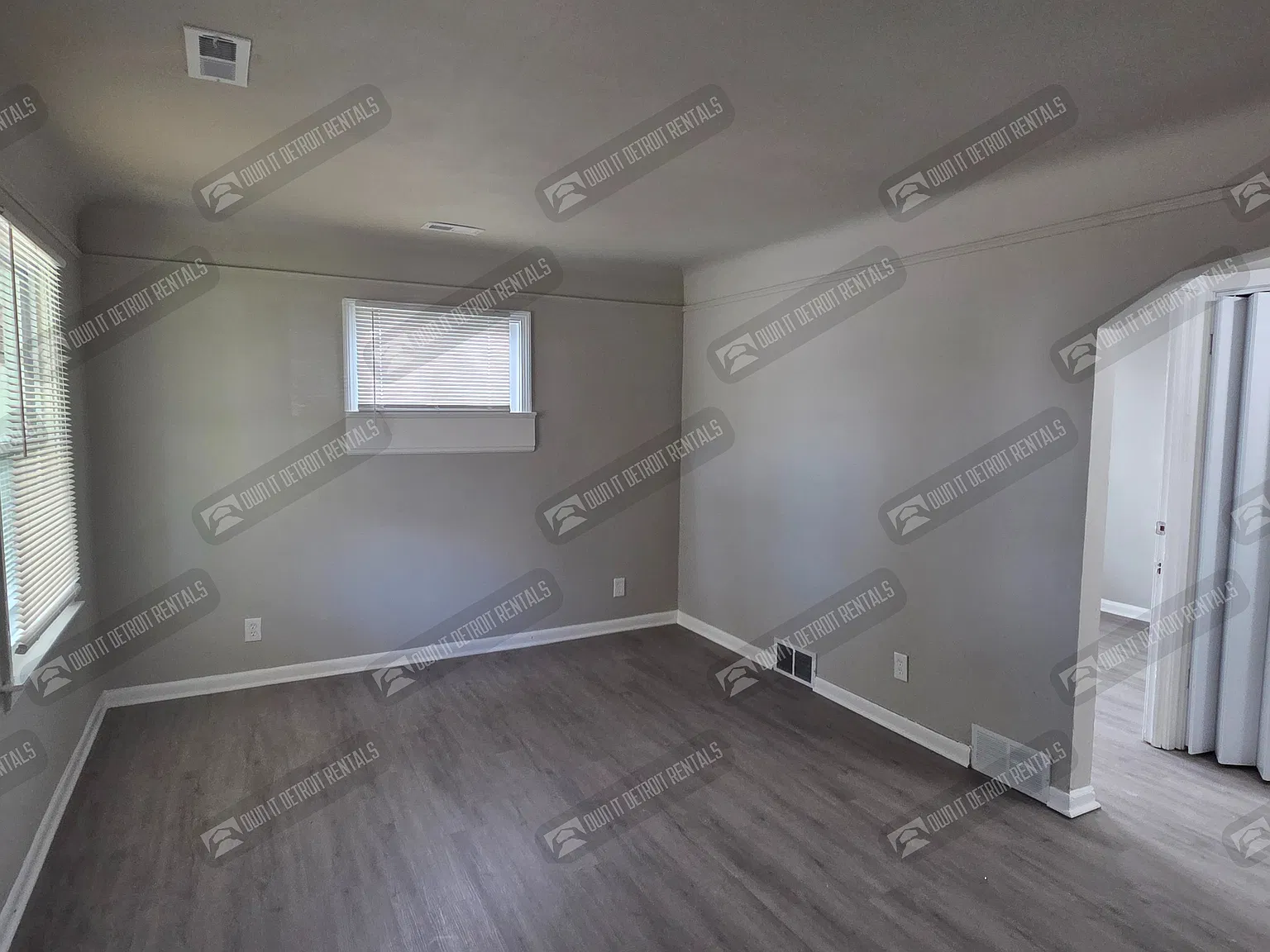 House - Ranch — Photo 3