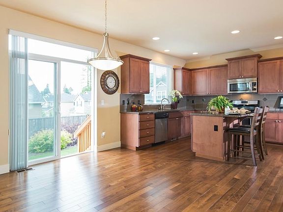 Kitchen w/ Hardwood Floors