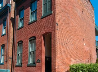 1213 Allen Market Ln, Saint Louis, MO 63104
