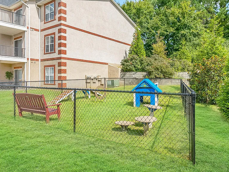 Crown Point at Kingsport Drive — Photo 9