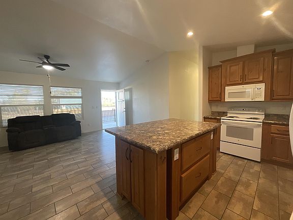 4th image of 11657 Hopi St
