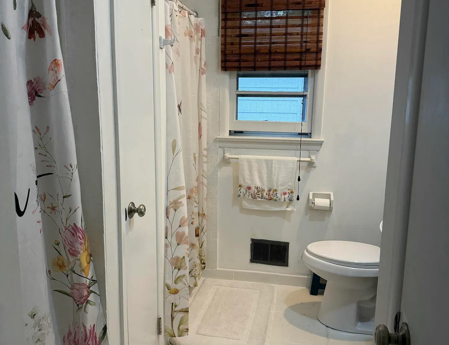 4 bed, 2570 sqft, $4,700 — Photo 4
