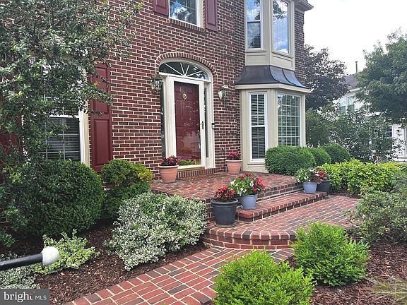 3rd image of 21286 Meadowsweet Ct