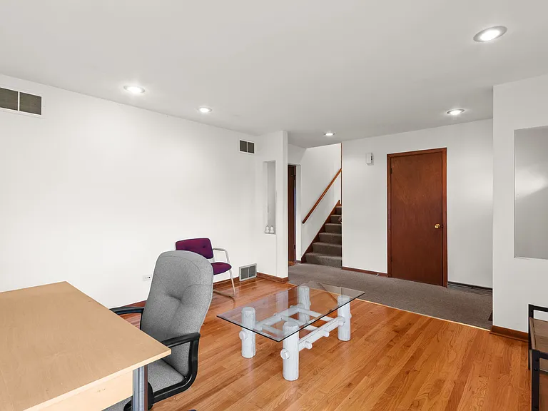 123 Ogden Ave — Photo 8