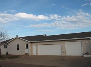 5200 Highland Rd NW, Mandan, ND 58554