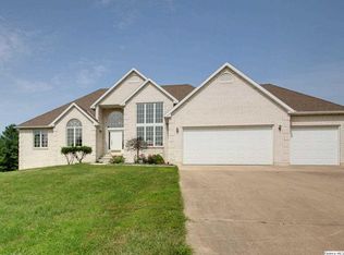 3316 Deerfield Rd, Hannibal, MO 63401