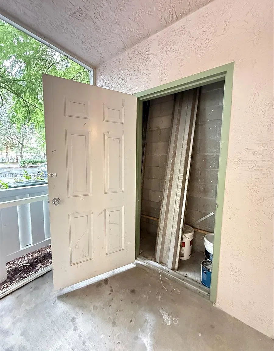 Cypress Pointe At Coral S — Photo 4