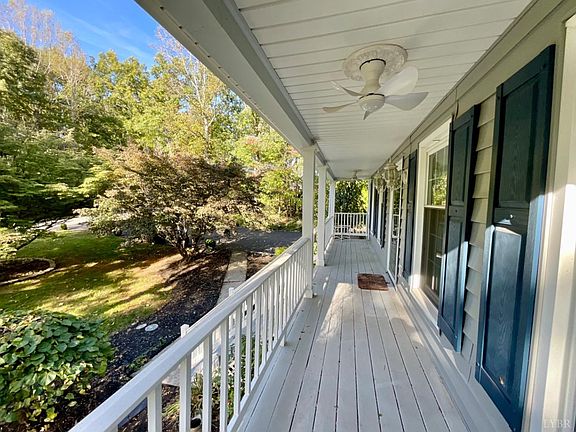 3rd image of 119 Forest Dr