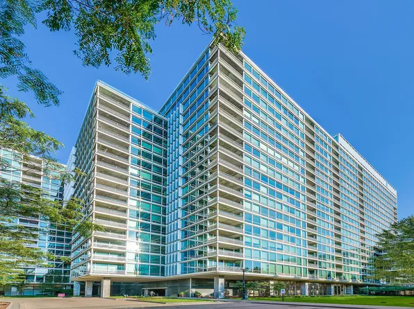 9725 Woods Dr Unit 1002, Skokie, IL 60077