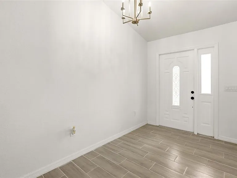 830 Columbia St — Photo 19