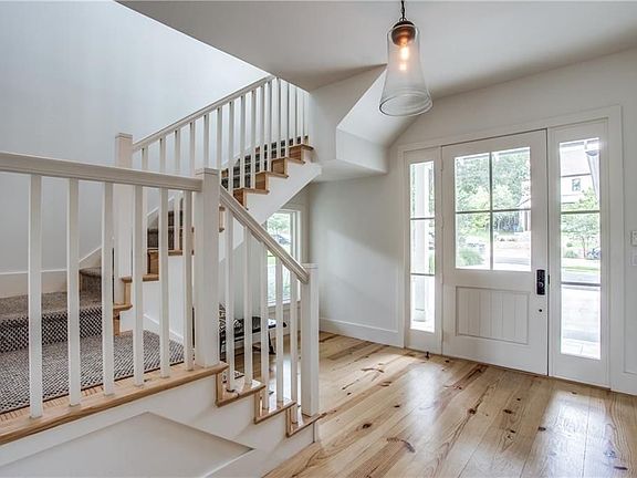 4th image of 6840 La Vista Dr
