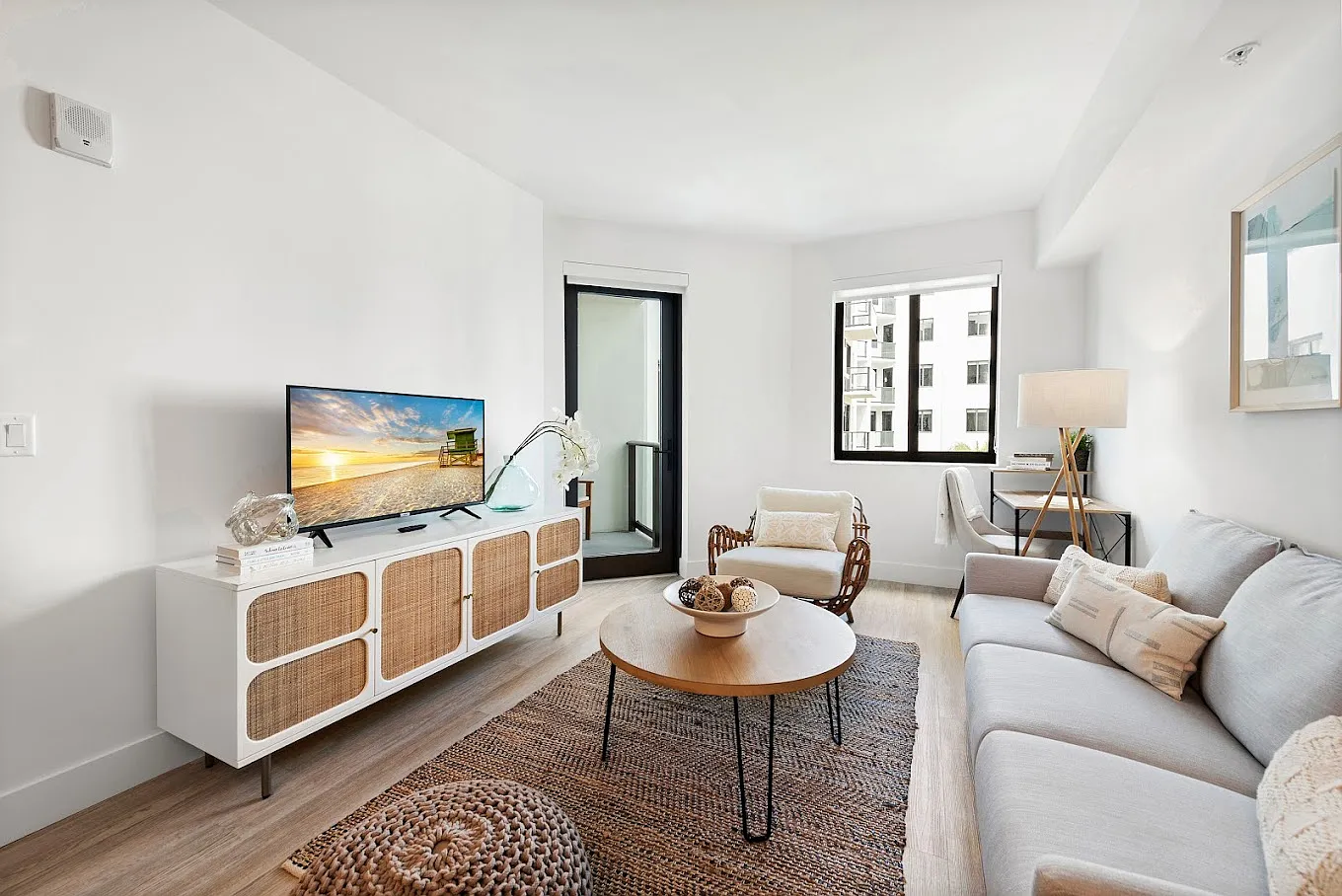 2 bed, 2.0 bath, 995 sqft, $2,630 — Photo 1