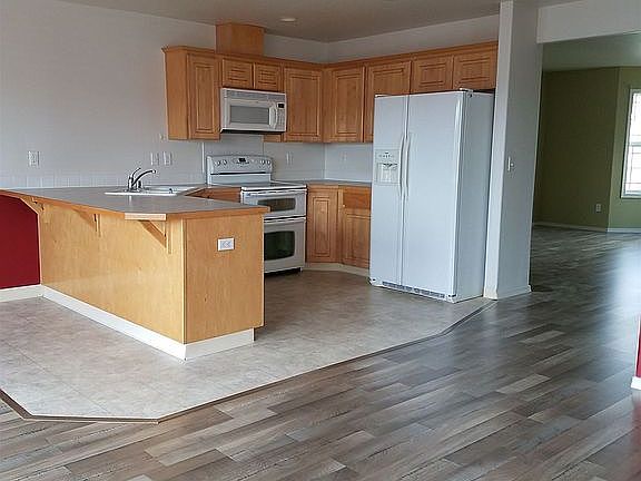 3rd image of 8435 13th Ave SE