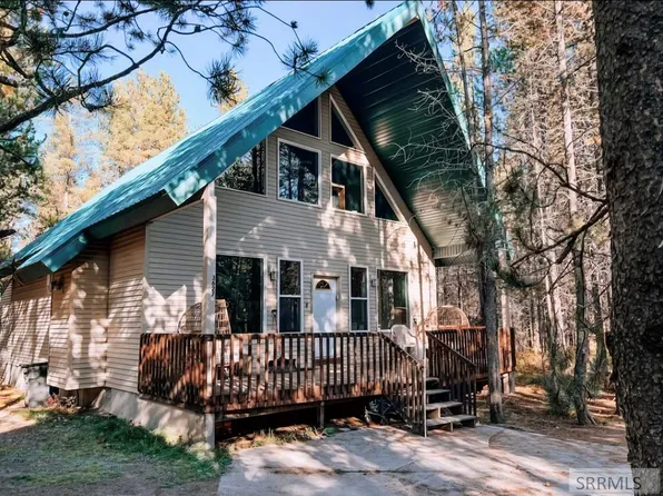 3627 Bills Island Loop S, Island Park, ID 83429