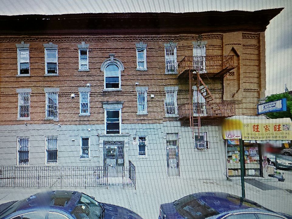 2nd image of 5124 7th Ave