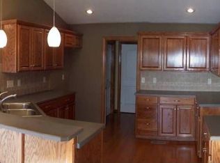 925 E Moss Wood St, Derby, KS 67037