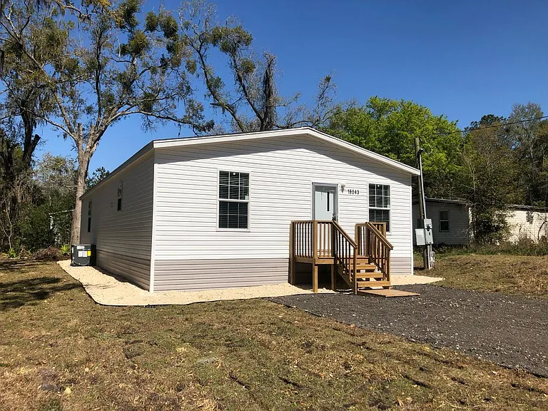 18043 Ferry Ave — Photo 3