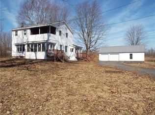 1655 Hennessey Rd, Ontario, NY 14519