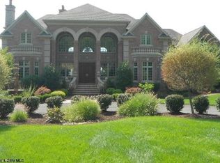 304 Chapel Brook Dr, Bridgeport, WV 26330