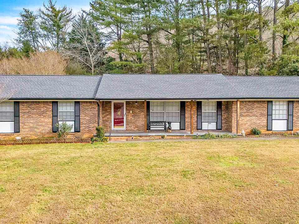 1st image of 3742 Springdale Dr NE