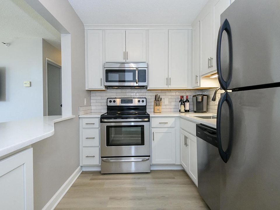1st image of 1660 N Prospect AVENUE #805