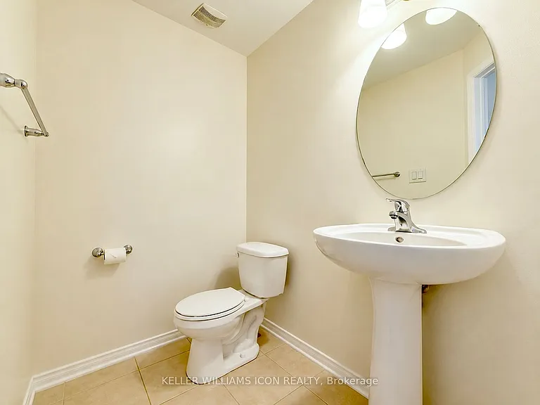 170 Laramie Cres — Photo 11