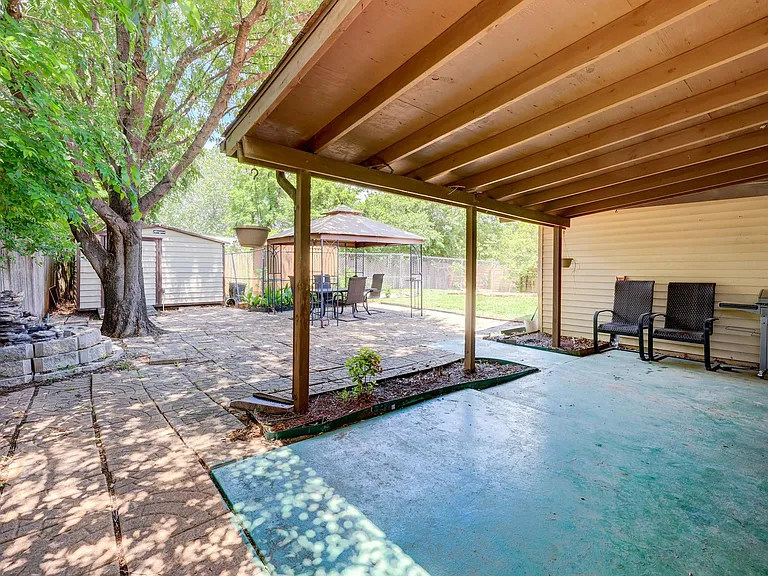 7120 Carwill Dr — Photo 17