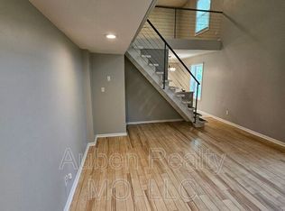 4333 Oak St APT 8, Kansas City, MO 64111