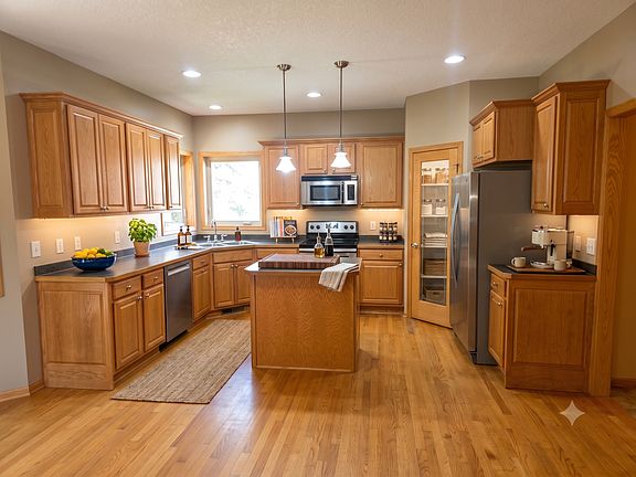 4th image of 1017 Provence Ln