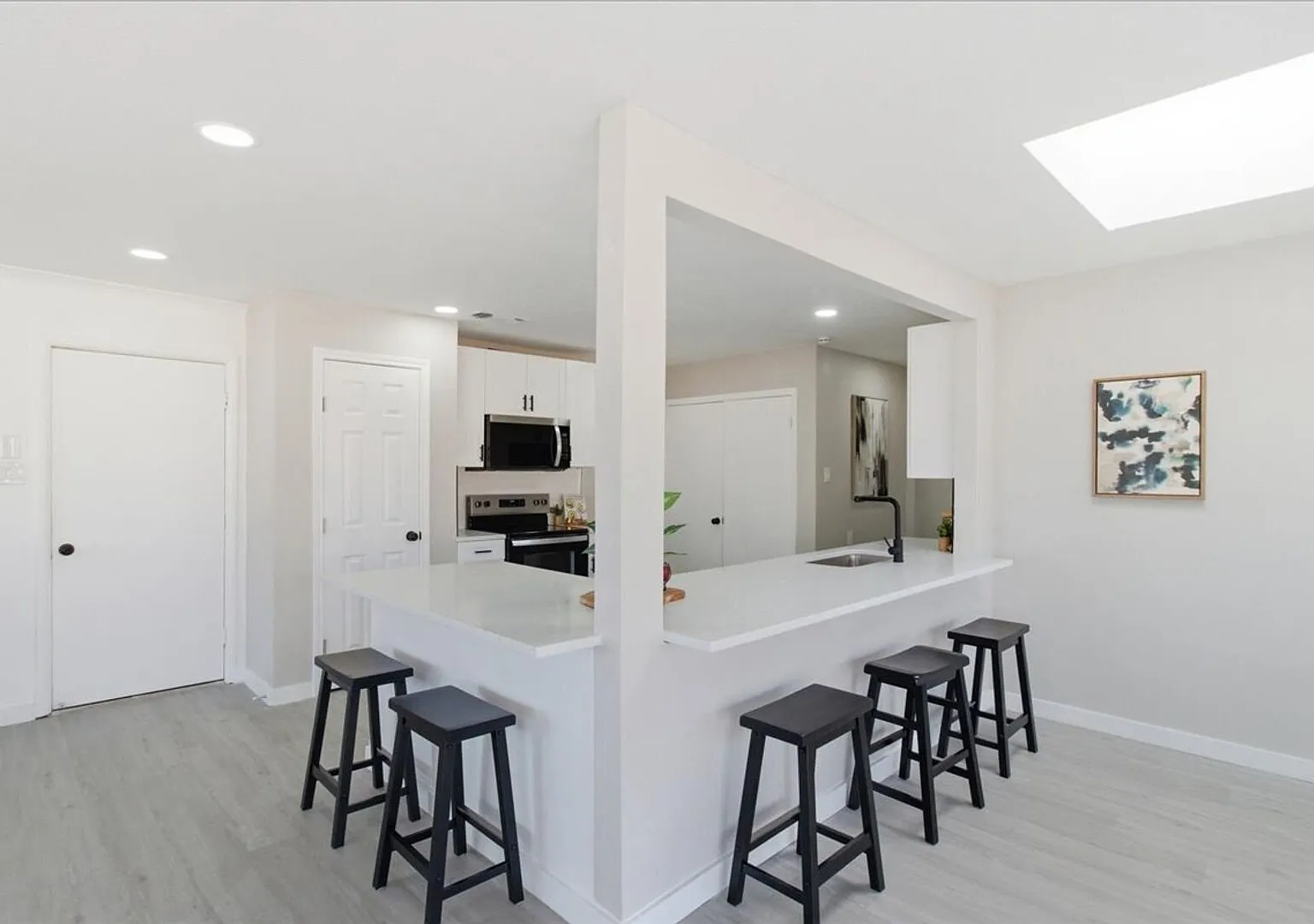 1509 University Drive — Photo 2