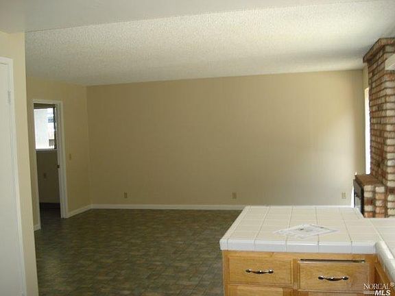 4th image of 107 N Park Dr