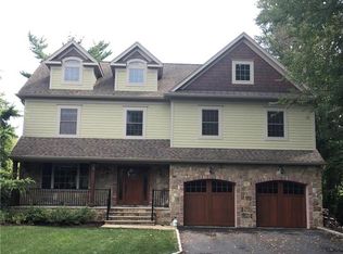 23 Barclay Ct, Middlesex, NJ 08846