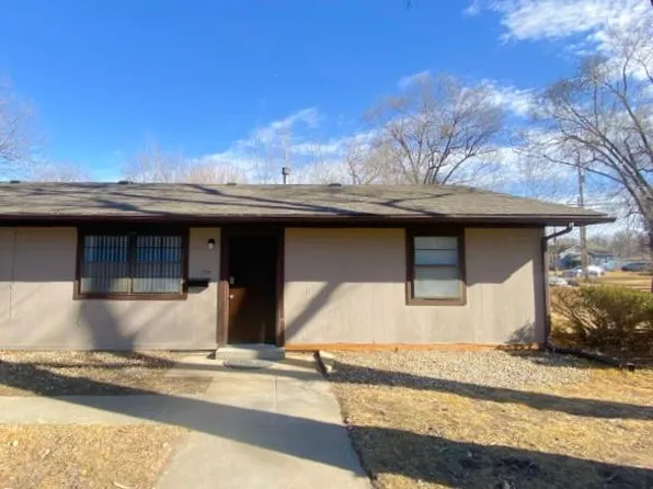 1205 Yuma St, Manhattan, KS 66502