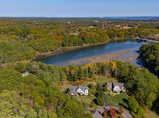15 Maple St, Falmouth, ME 04105